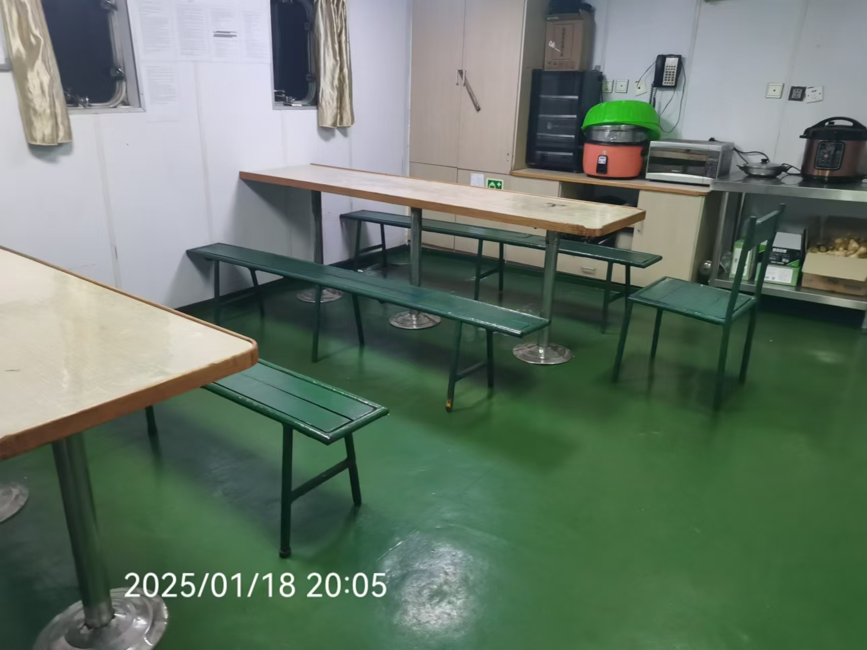 出售11065吨散货船