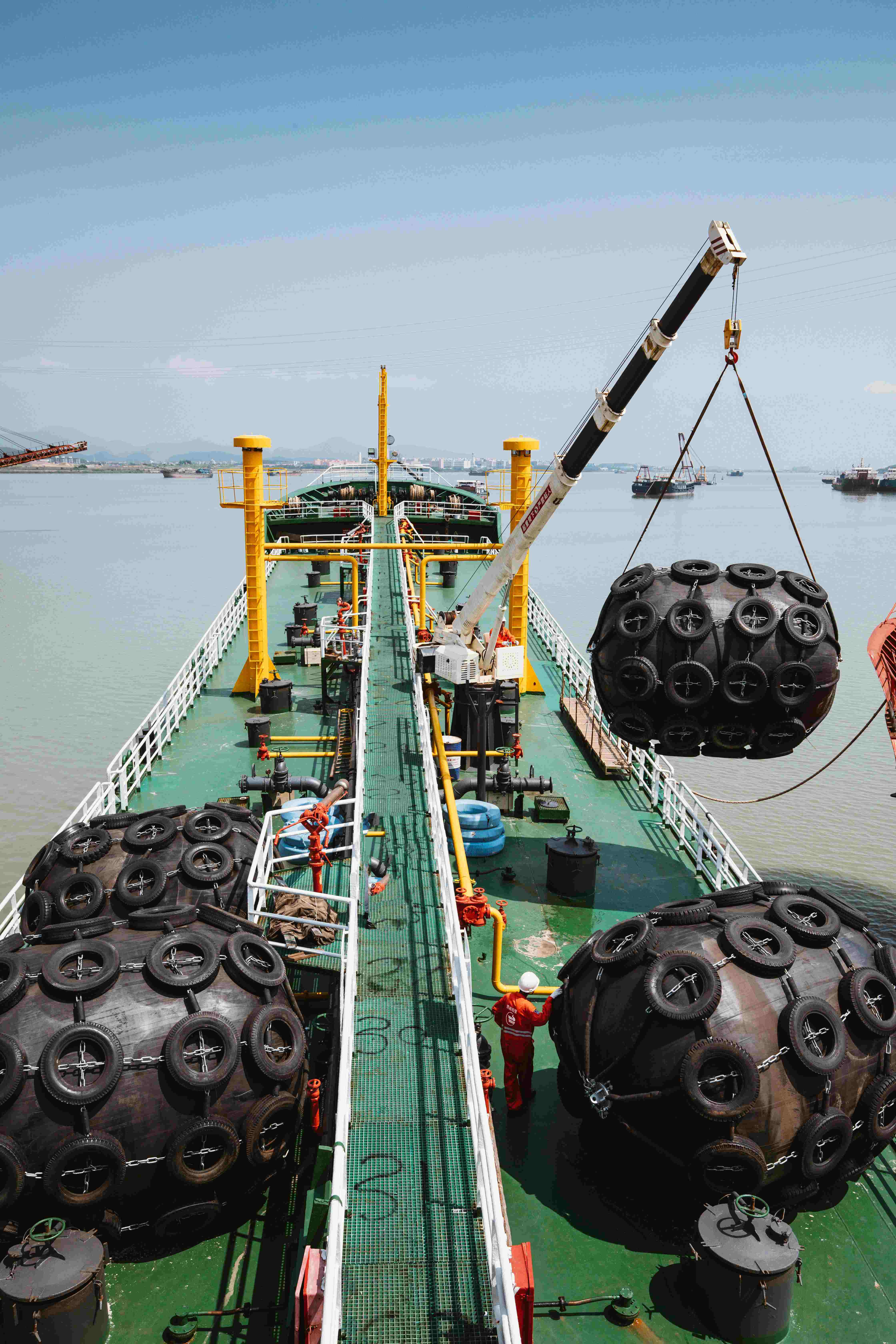 出售4600吨成品油船