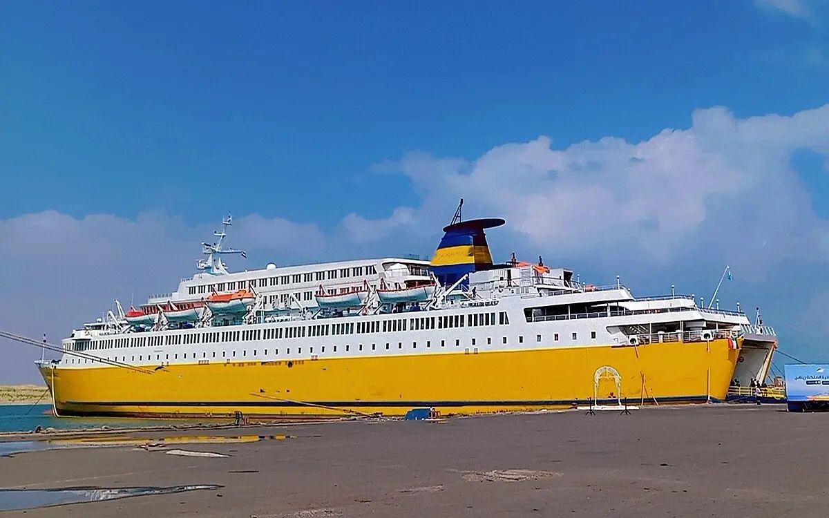 出售1500人客滚船