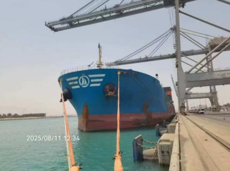 出售1667箱集装箱船