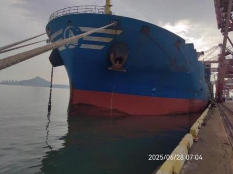 出售2076箱集装箱船