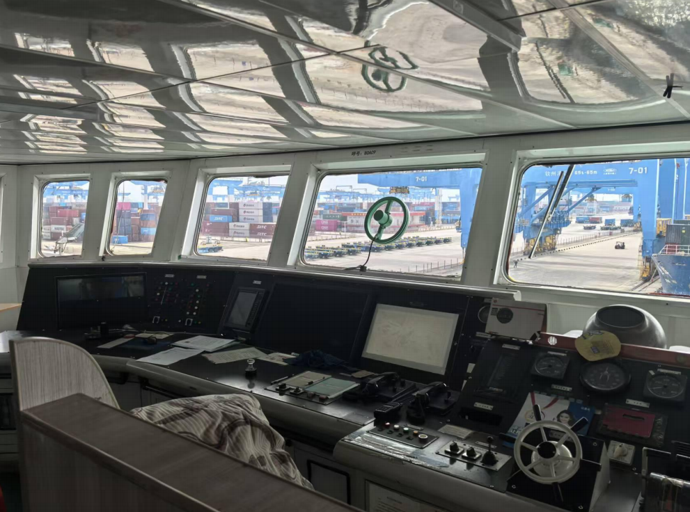 出售1216箱集装箱船