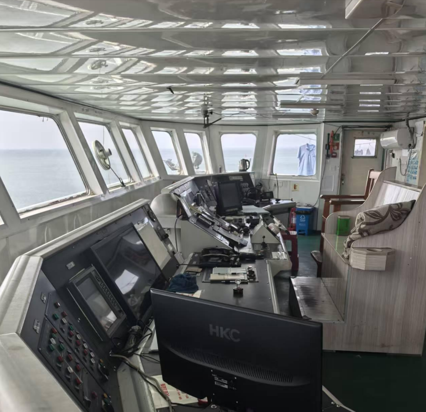 出售1216箱集装箱船