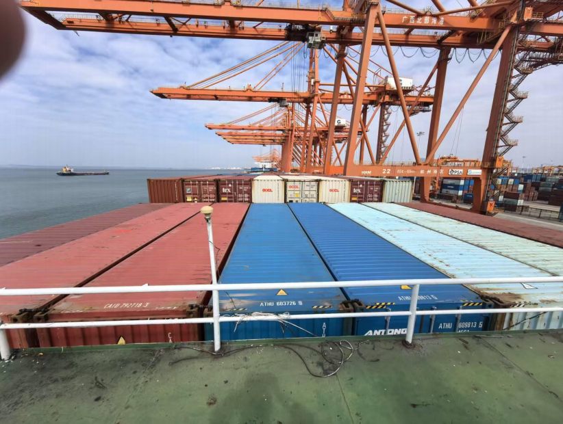 出售1216箱集装箱船