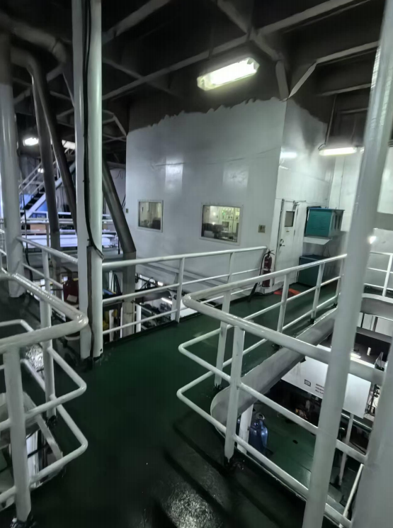 出售1216箱集装箱船